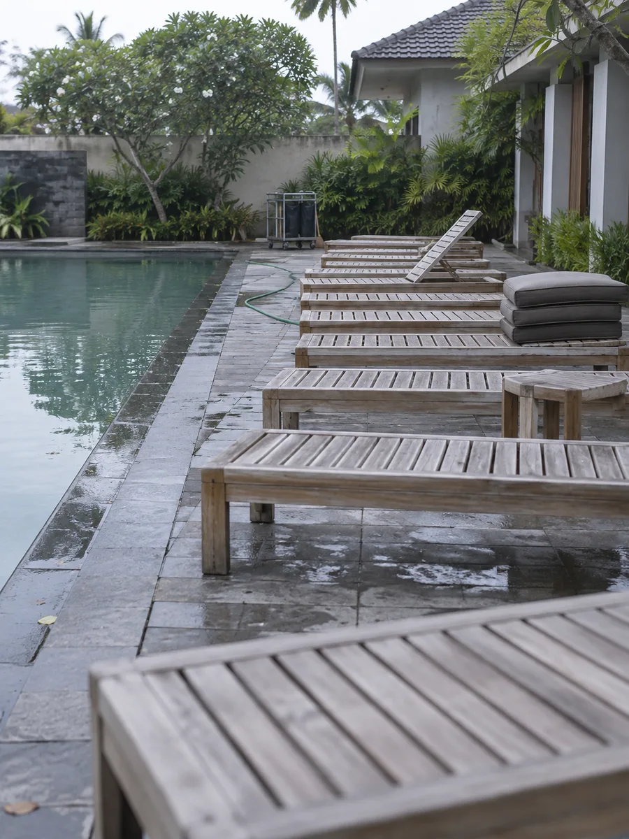 PROJECTEN — ZWEMBADTERRAS VAN EEN RESORT